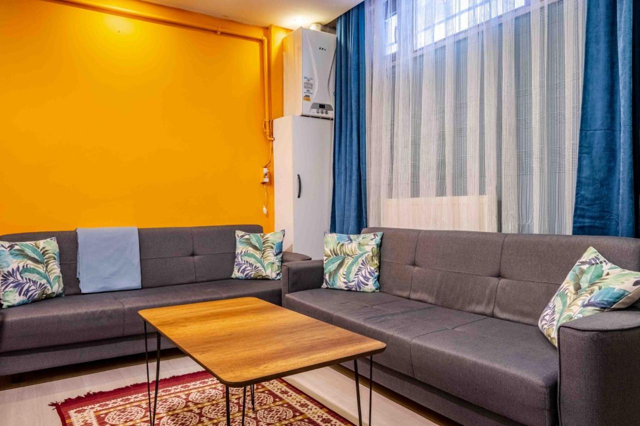 Colorful And Flat In Bakirkoy Next To Malls Daire İstanbul