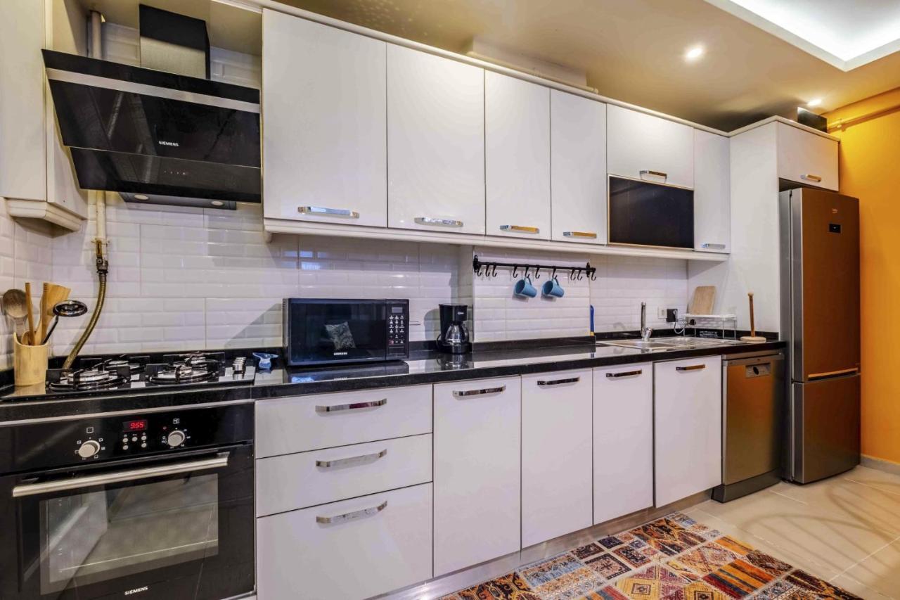 Colorful And Flat In Bakirkoy Next To Malls * İstanbul