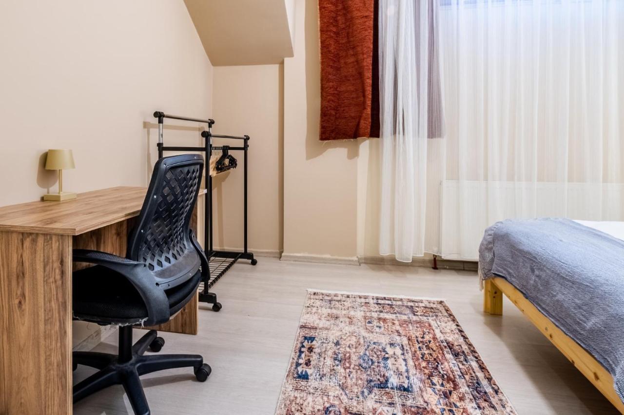Colorful And Flat In Bakirkoy Next To Malls Daire